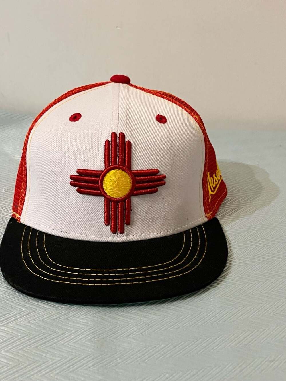 Aksels New Mexico Zia Symbol Snapback Mesh Trucker Hat003-089